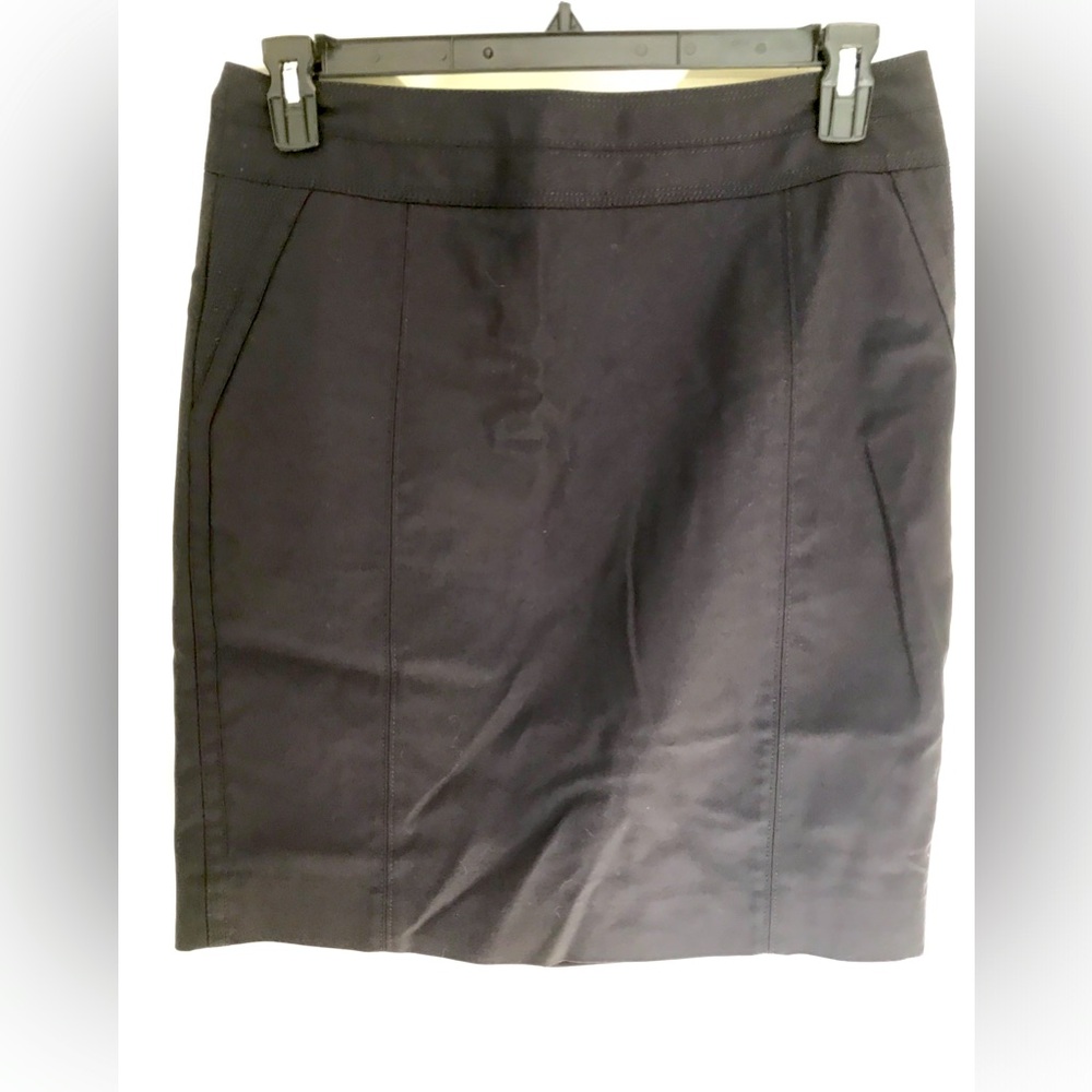 White House Black Market perfect form skirt size 12